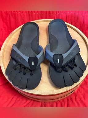 Sazzi Men's Toe Flipflops Size 10